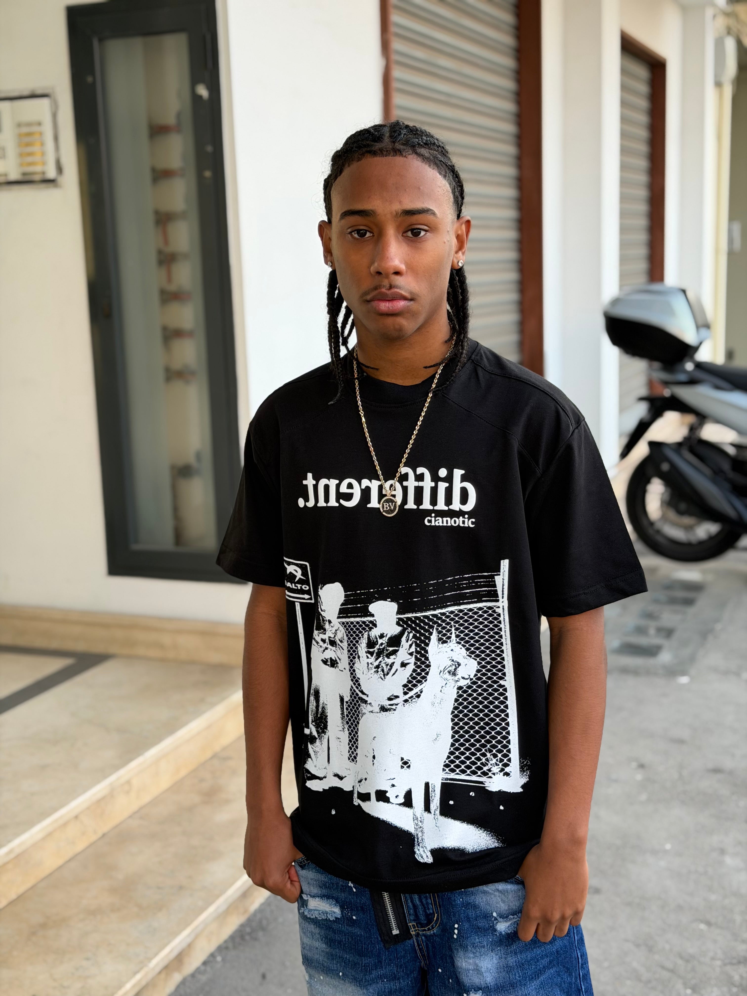 T-SHIRT CIANOTIC DIFFERENT