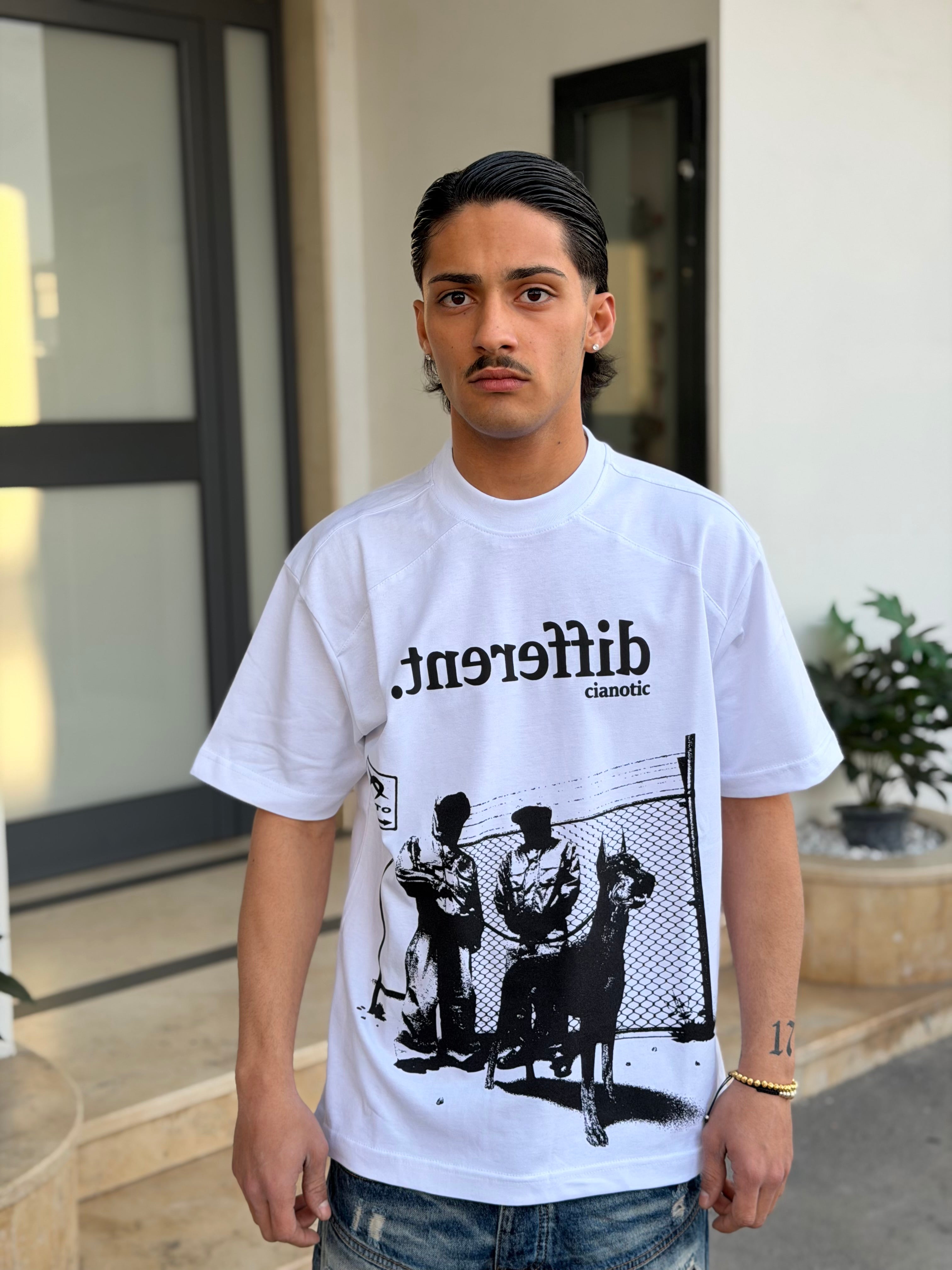 T-SHIRT CIANOTIC DIFFERENT