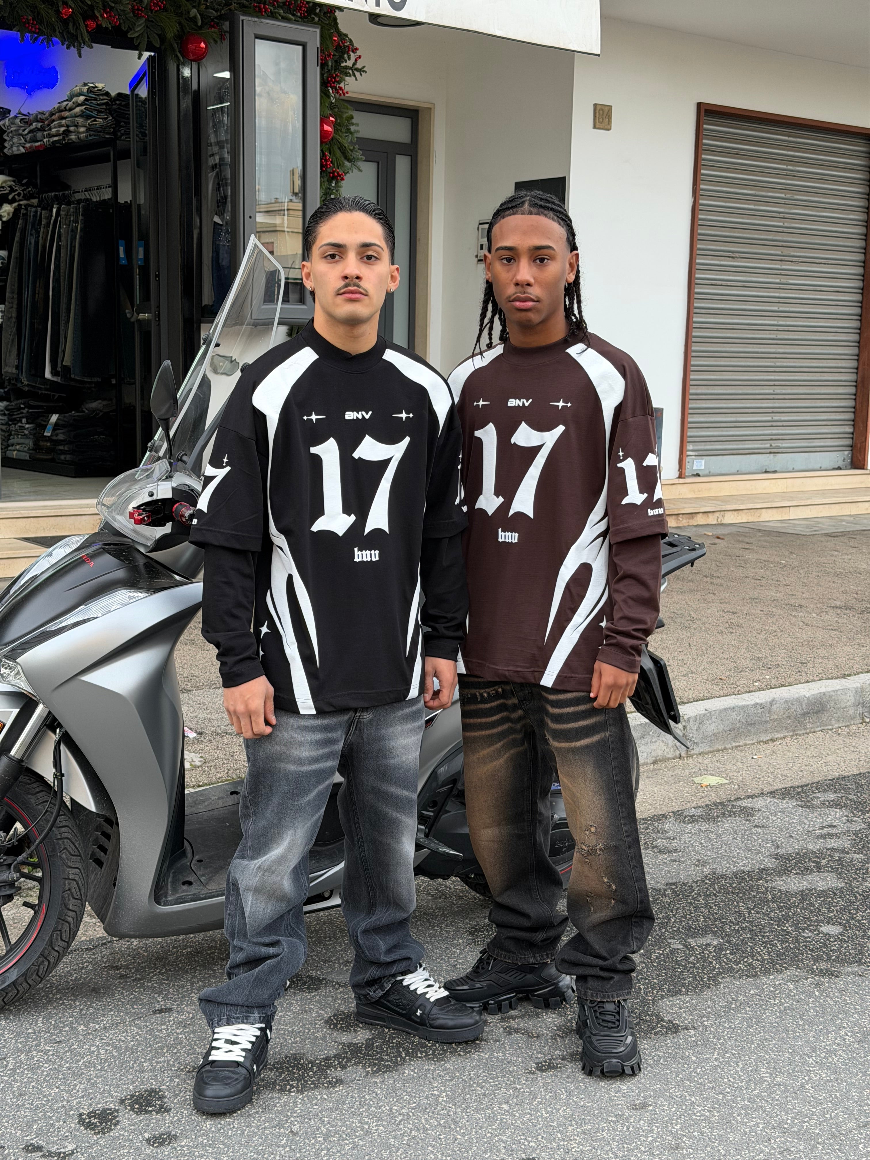 LONGSLEEVE “17” CNT PER BV