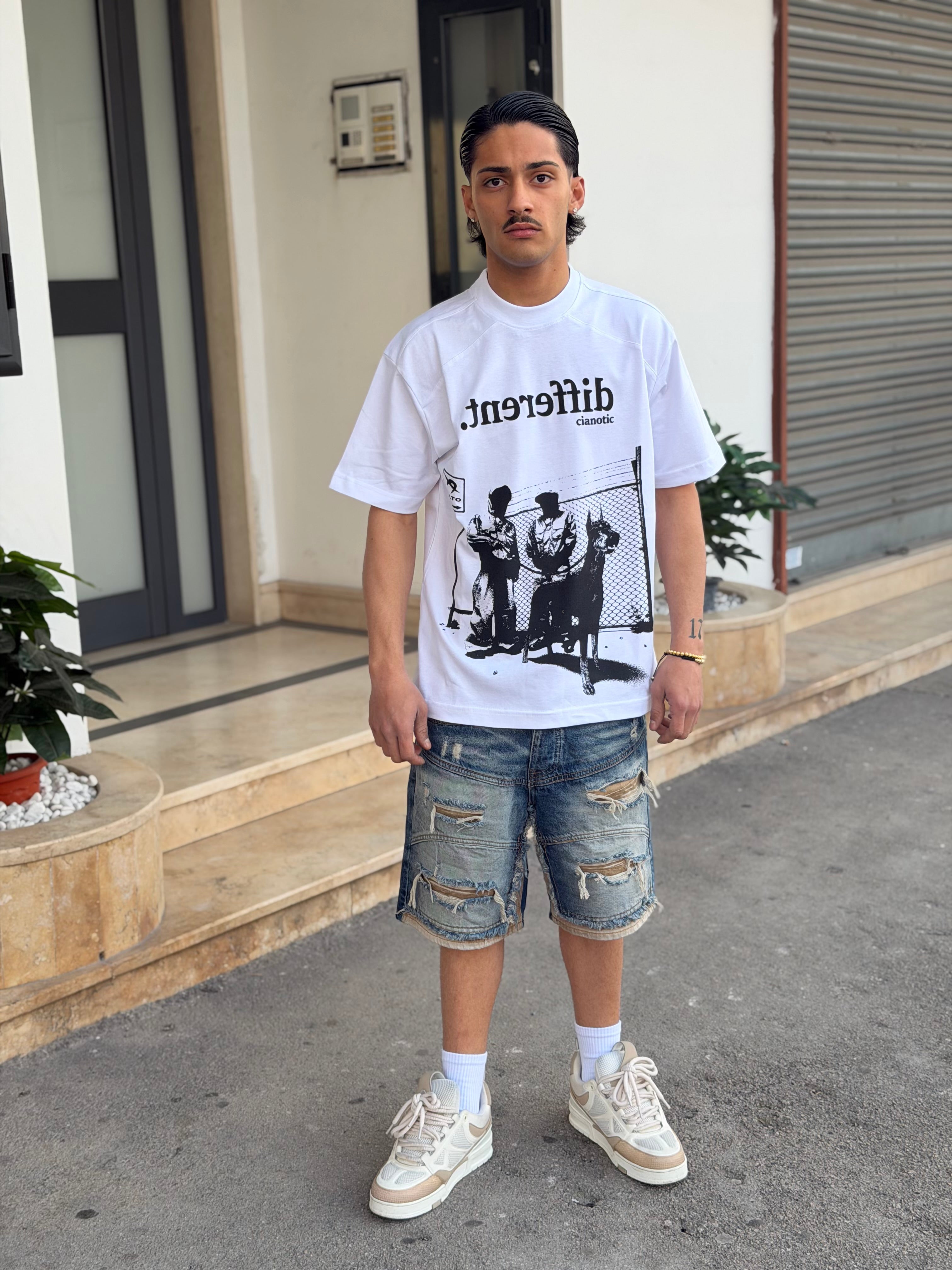 T-SHIRT CIANOTIC DIFFERENT