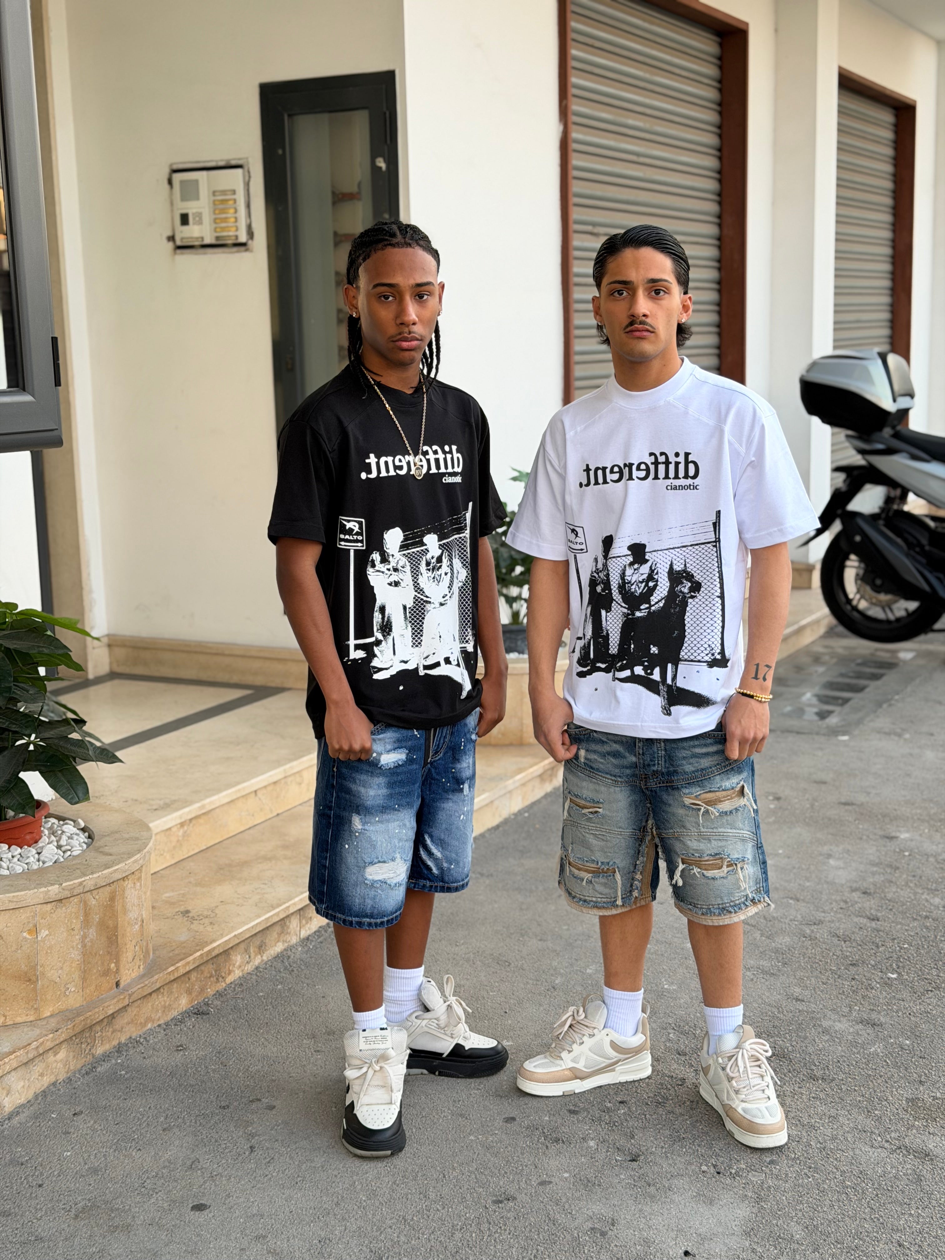 T-SHIRT CIANOTIC DIFFERENT