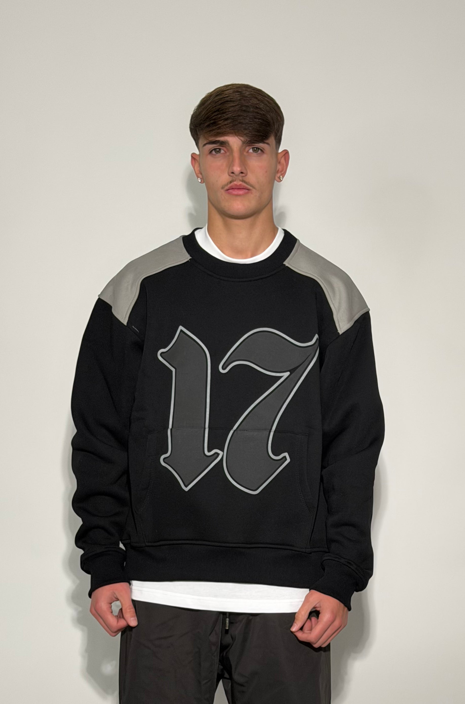 HOODIE ''17'' JM X BV